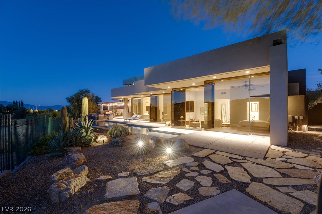 1529 Champion Hills Lane