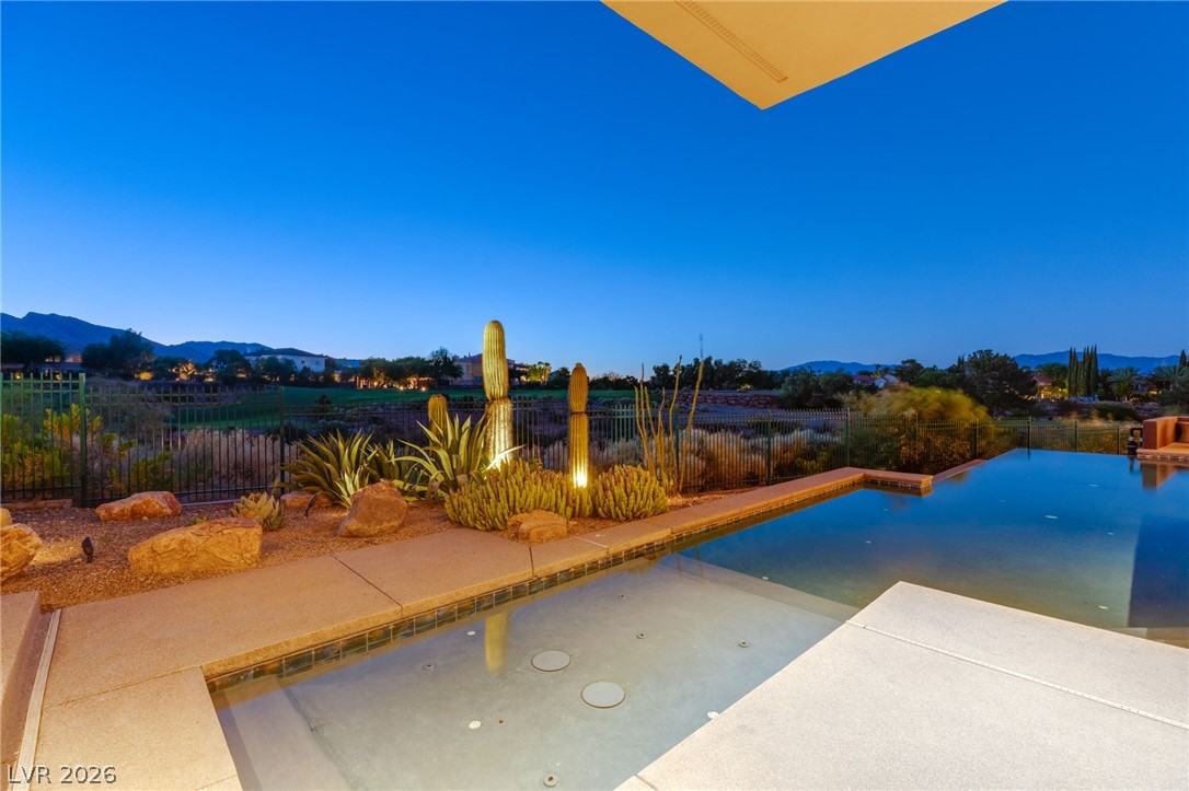 1529 Champion Hills Lane