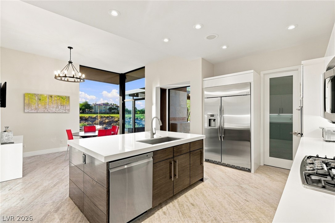 1529 Champion Hills Lane