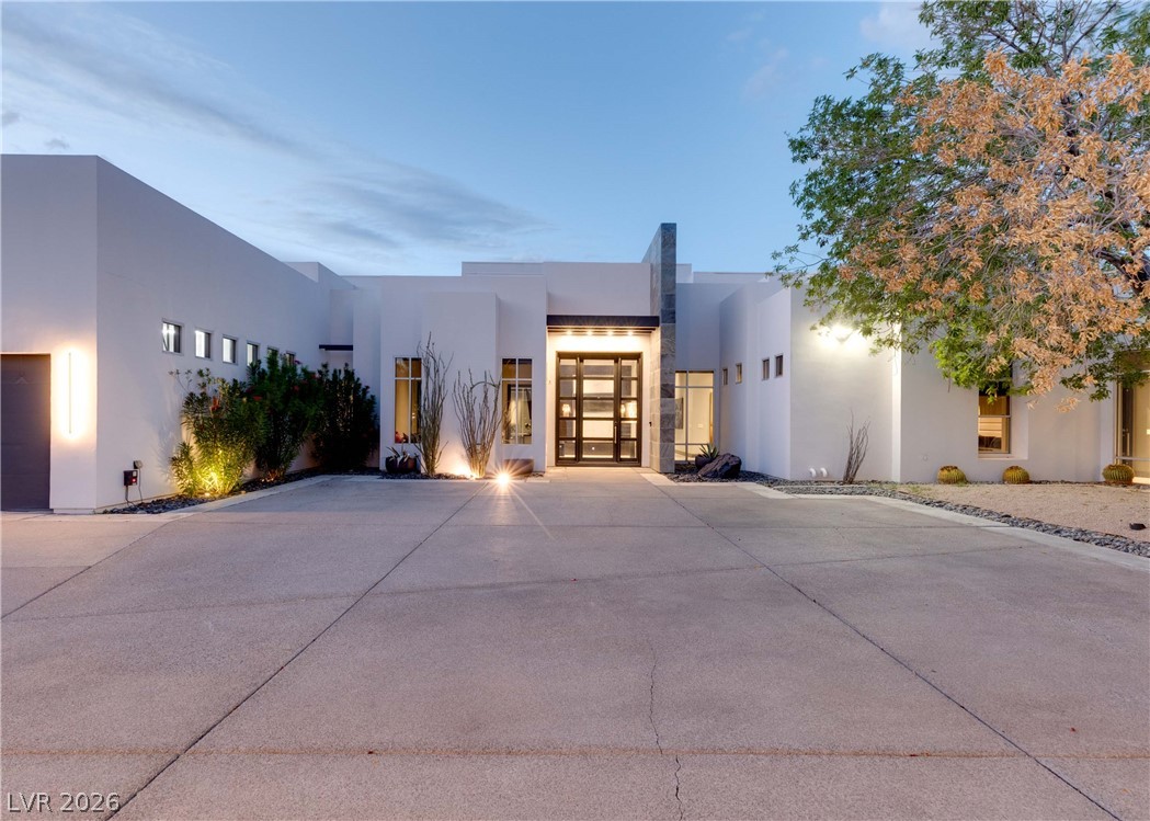 3716 Caesars Circle