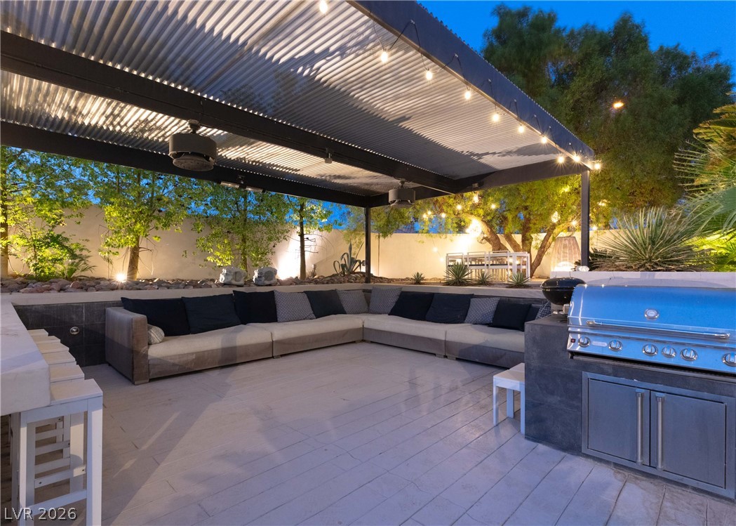 3716 Caesars Circle