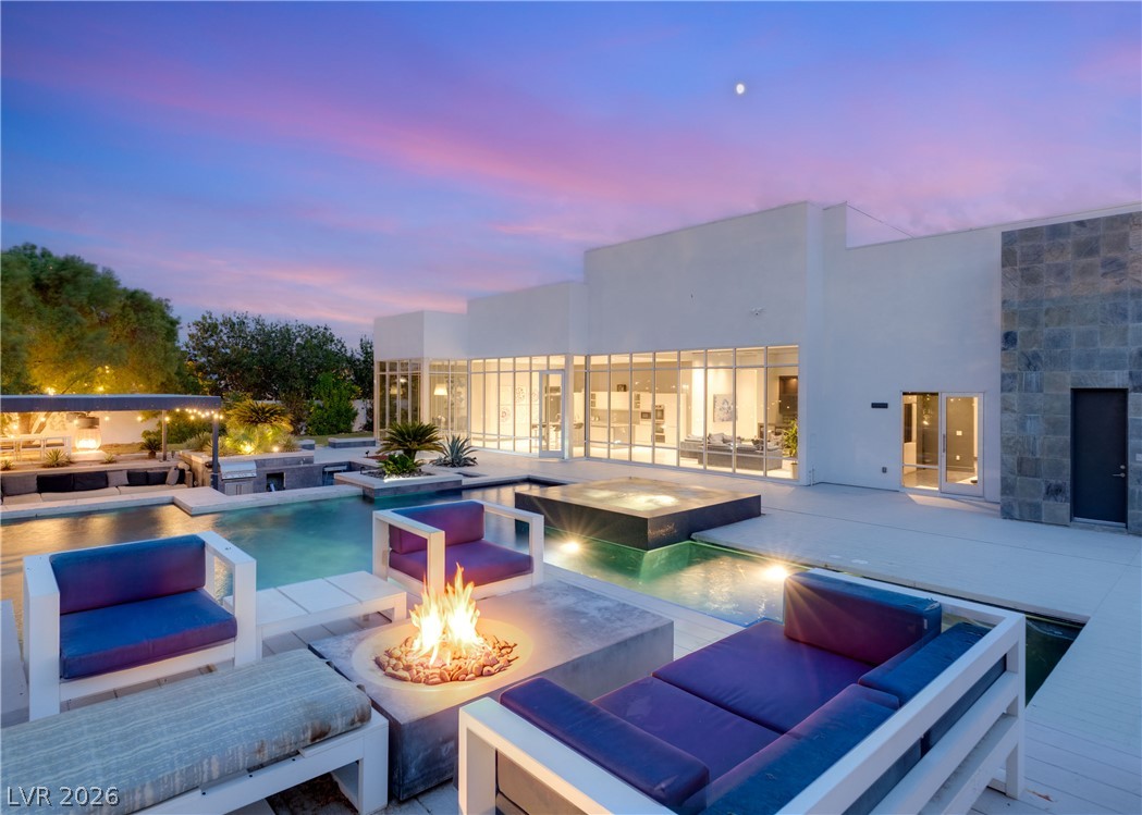 3716 Caesars Circle