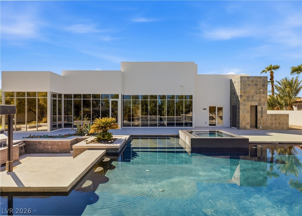 3716 Caesars Circle