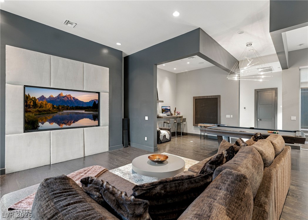 3716 Caesars Circle