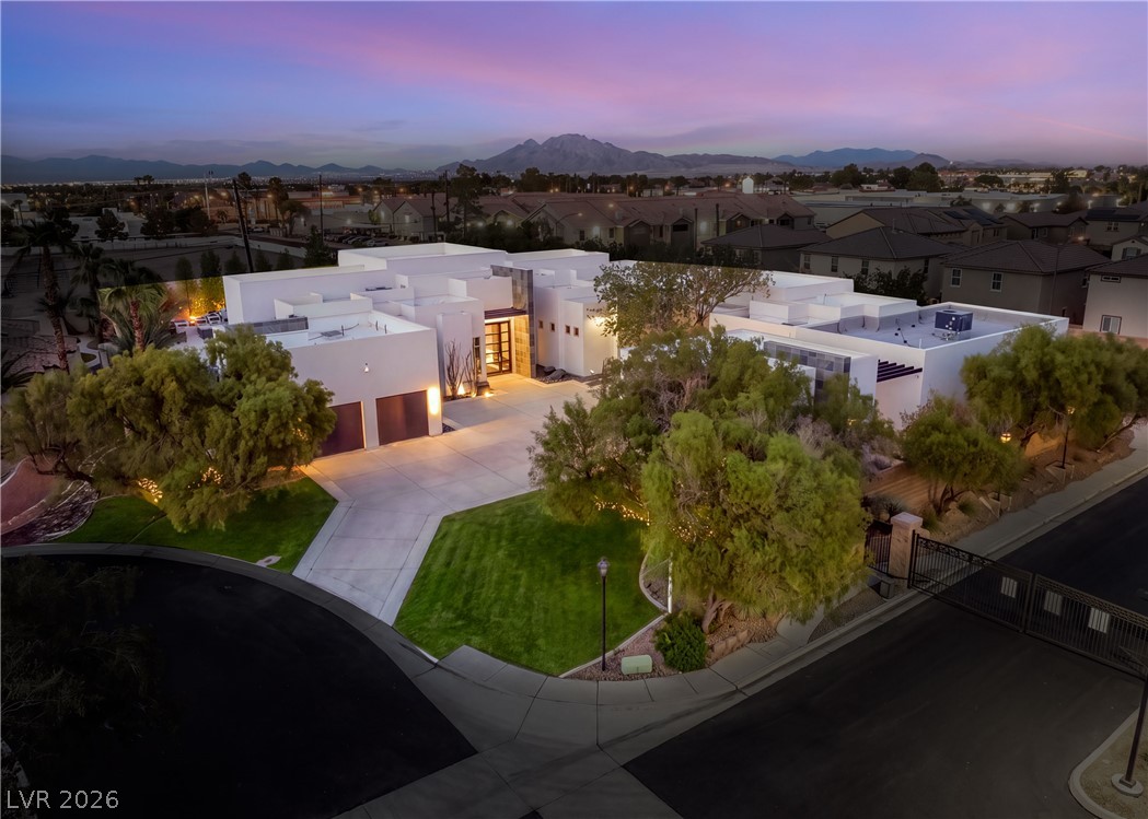3716 Caesars Circle