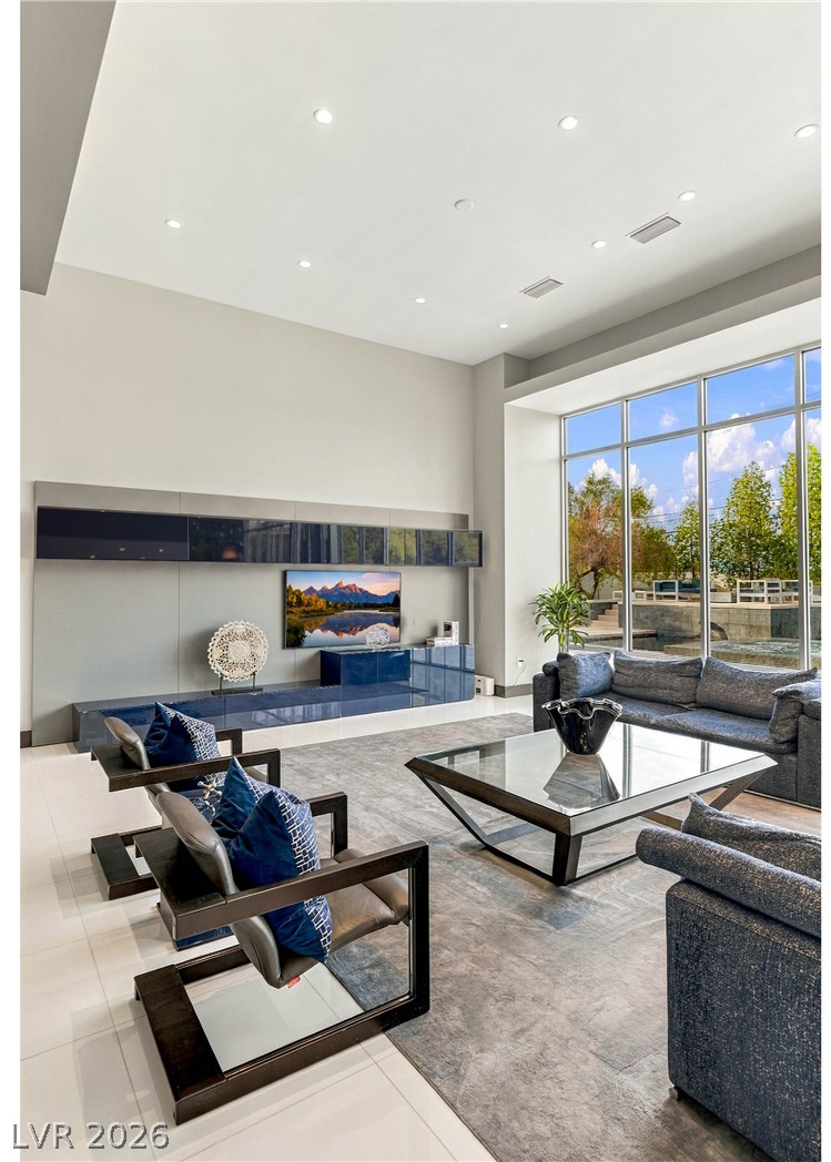 3716 Caesars Circle