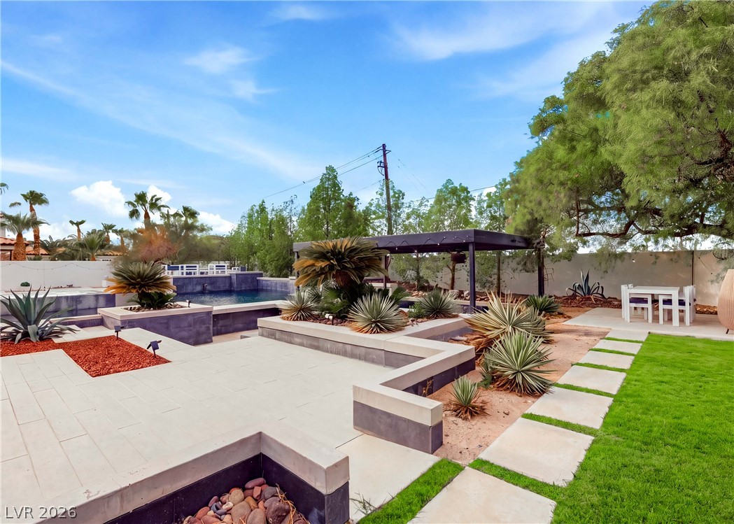 3716 Caesars Circle