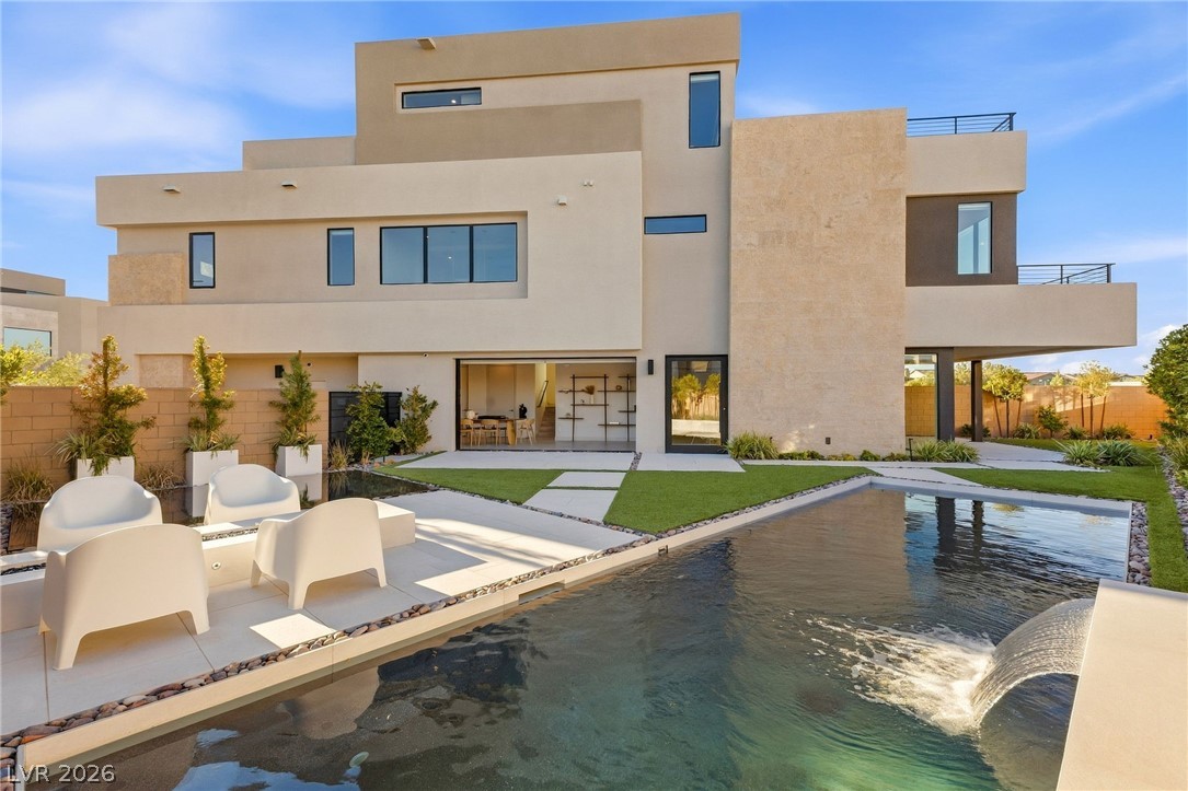 4022 Heron Fairway Drive