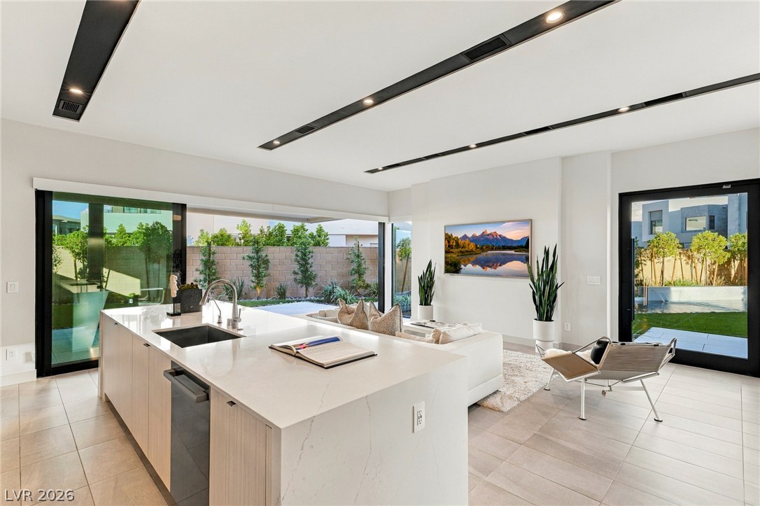 4022 Heron Fairway Drive