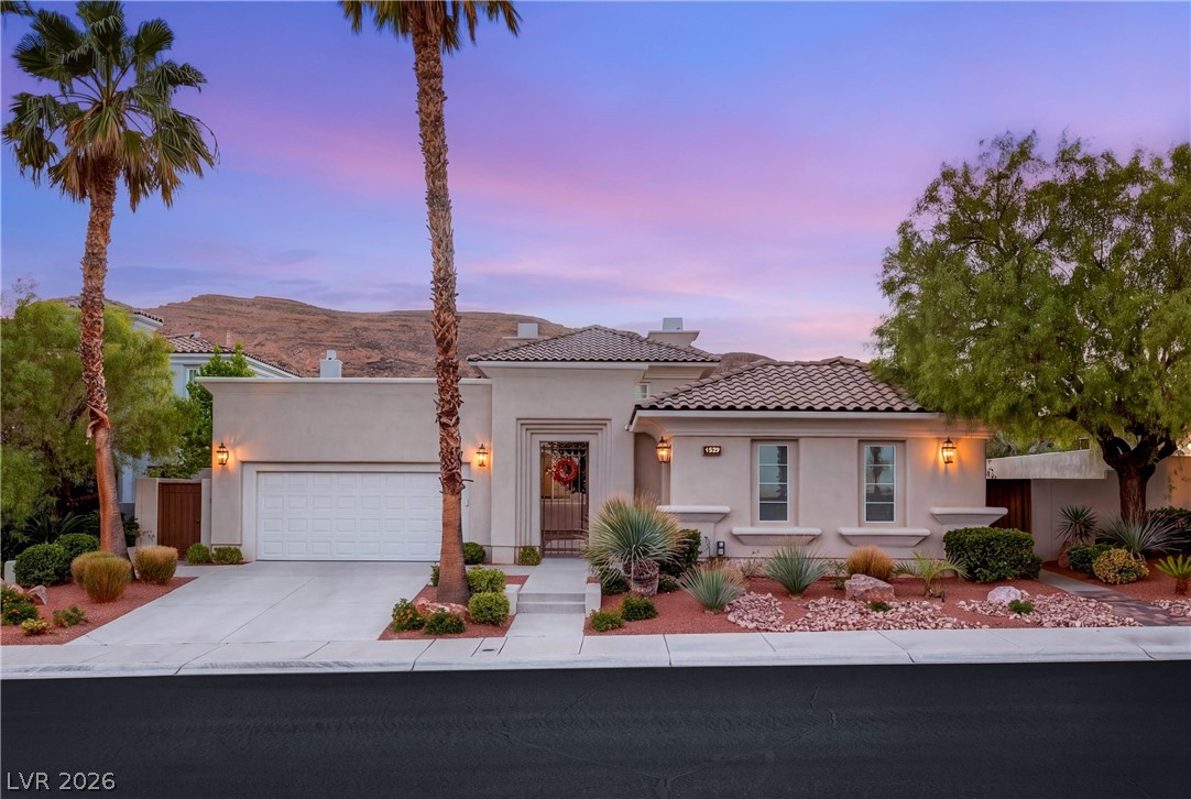 2575 Turtle Head Peak Drive