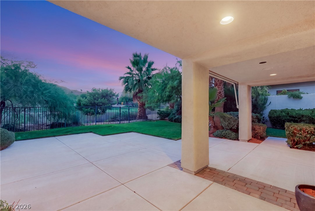 2575 Turtle Head Peak Drive