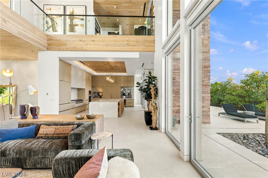 38 Hawkeye Lane