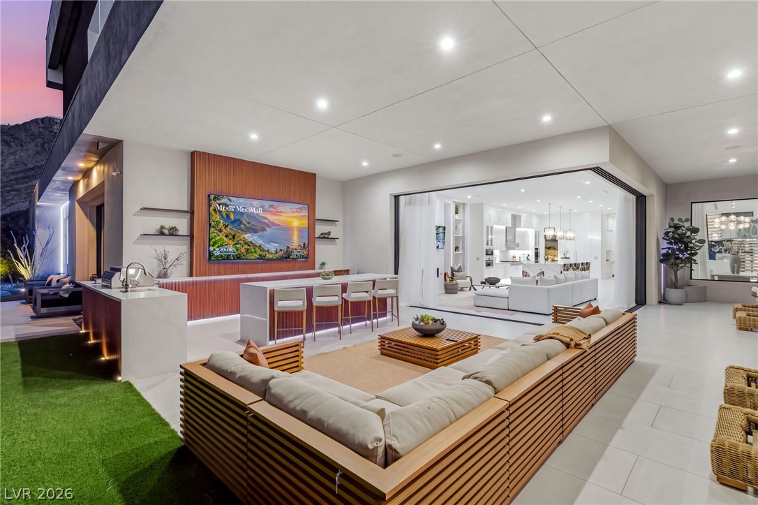 1 Sanctuary Peak Court