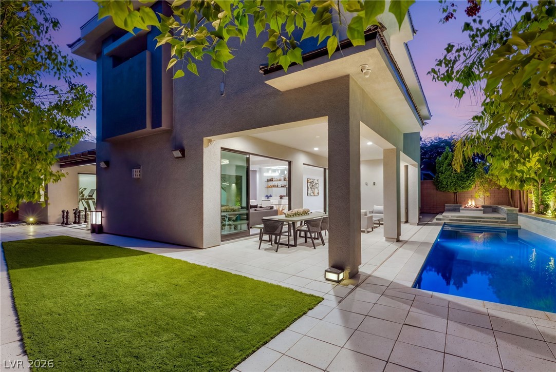 38 Grey Feather Drive
