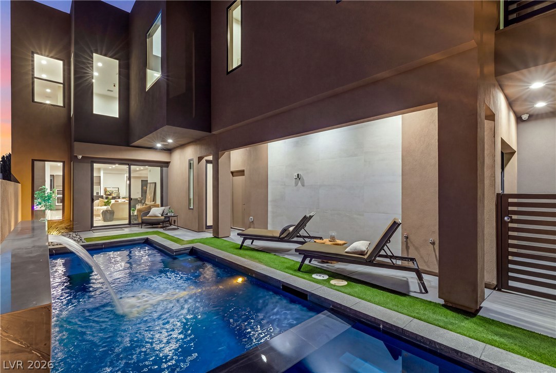 2824 Queens Courtyard Drive