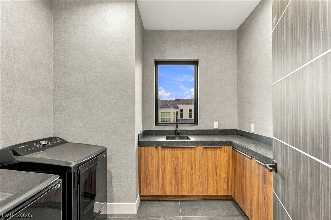 2824 Queens Courtyard Drive