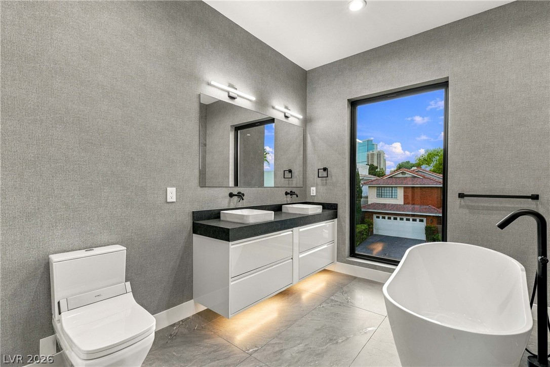 2824 Queens Courtyard Drive
