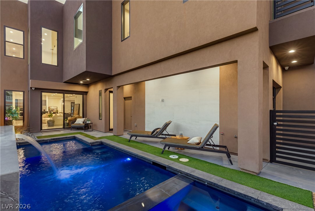2824 Queens Courtyard Drive