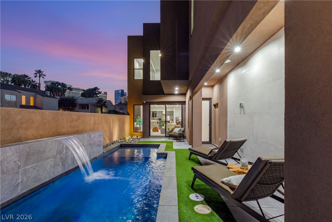 2824 Queens Courtyard Drive