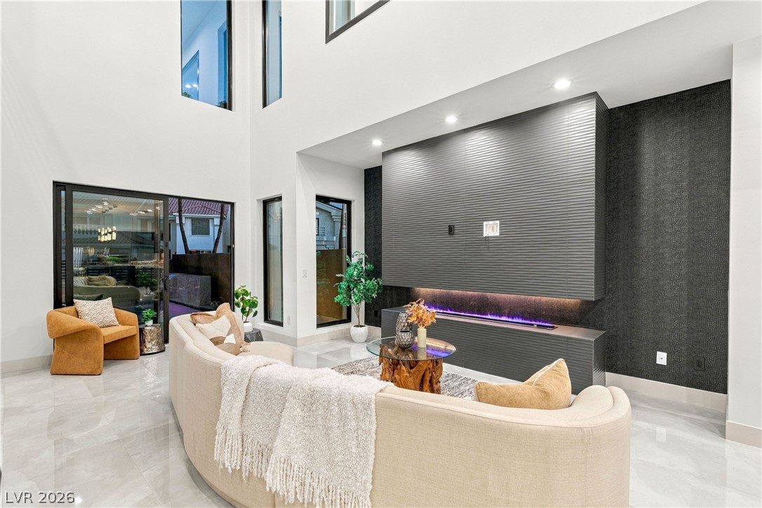 2824 Queens Courtyard Drive