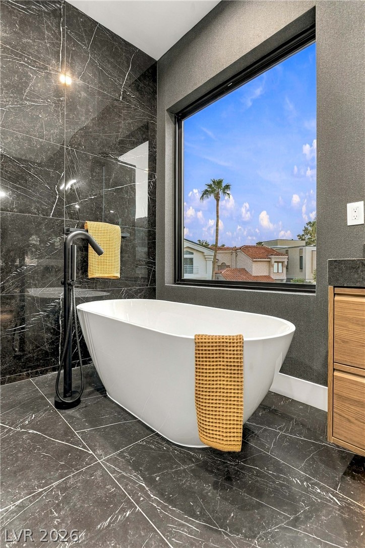 2824 Queens Courtyard Drive