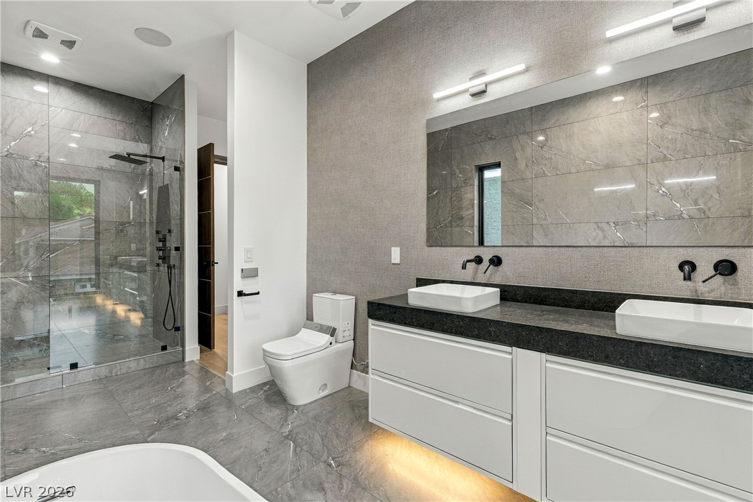 2824 Queens Courtyard Drive