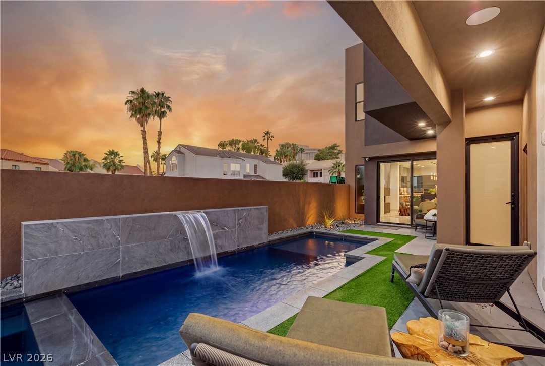 2824 Queens Courtyard Drive