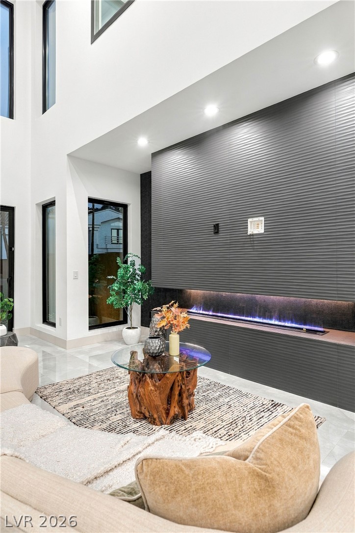 2824 Queens Courtyard Drive