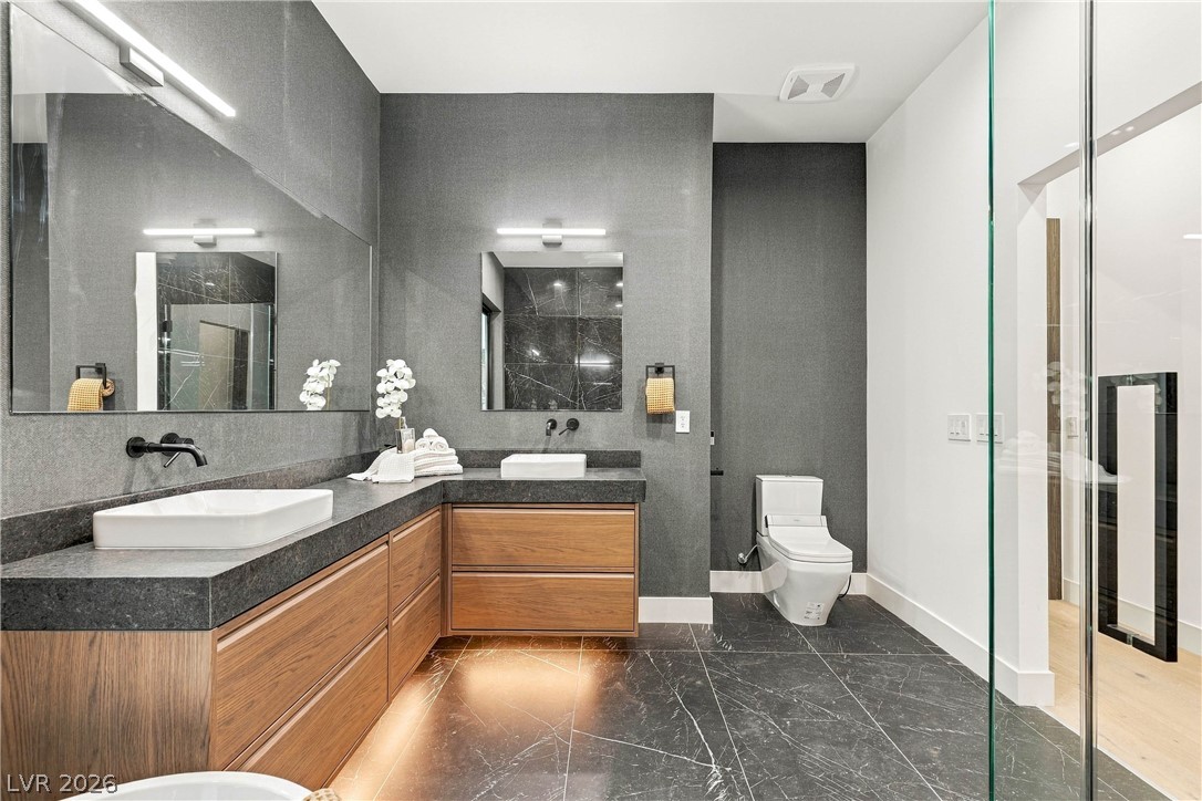 2824 Queens Courtyard Drive