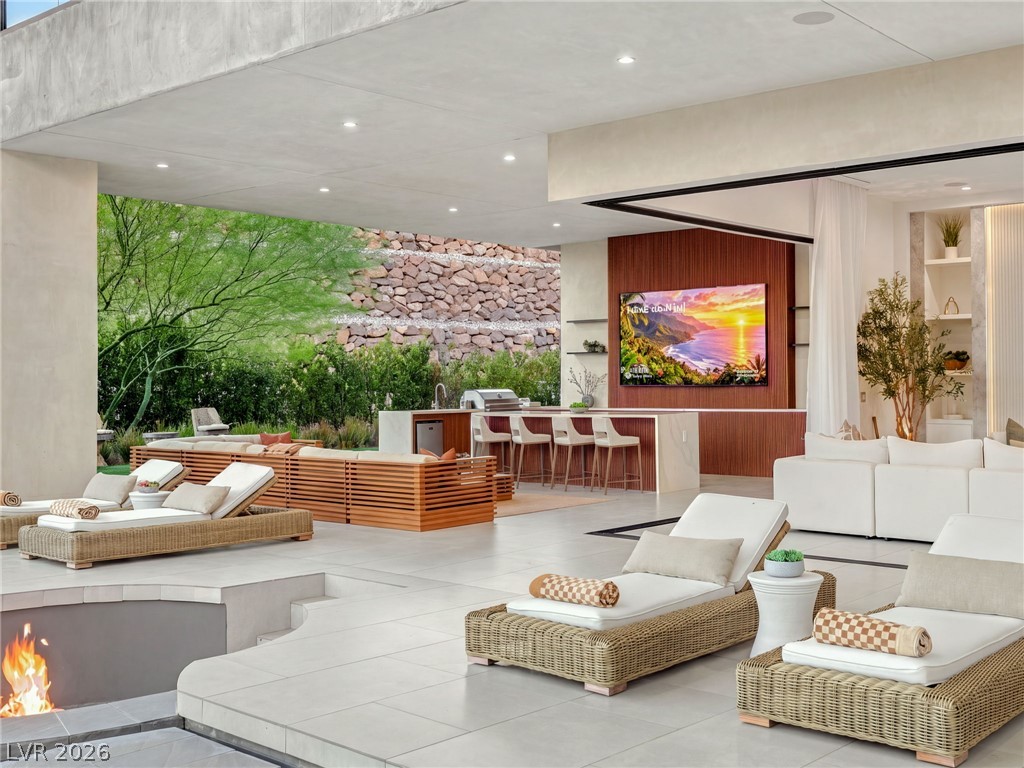 1 Sanctuary Peak Court