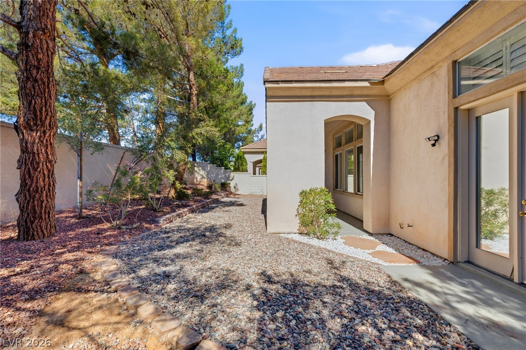 1009 Sir James Bridge Way
