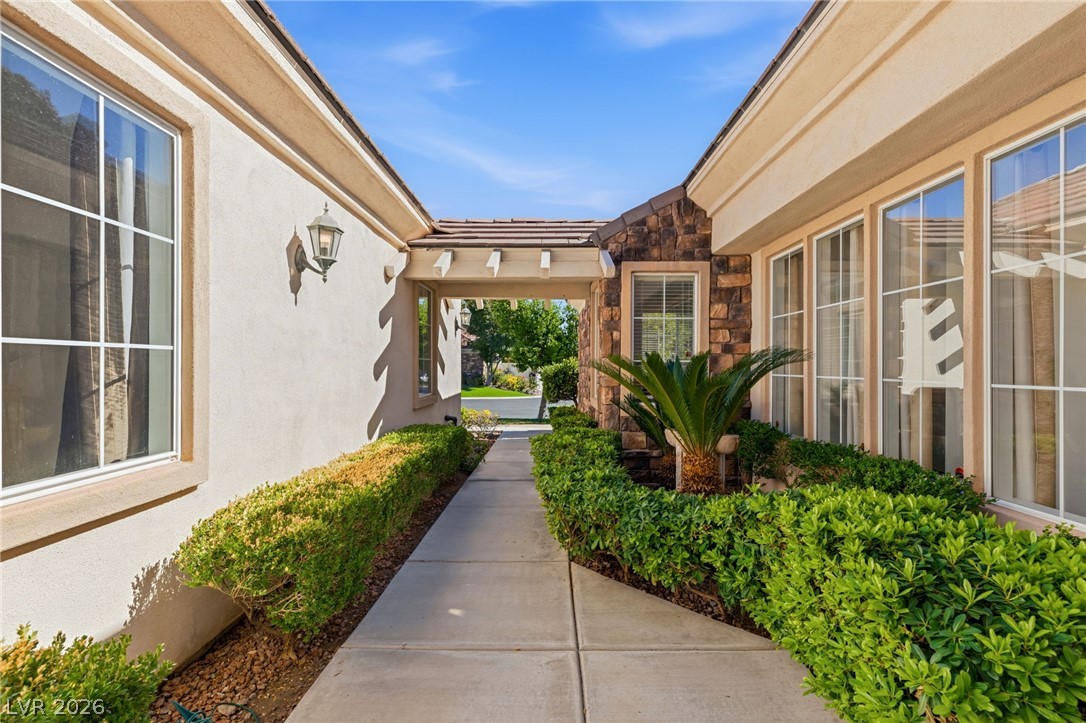 1009 Sir James Bridge Way