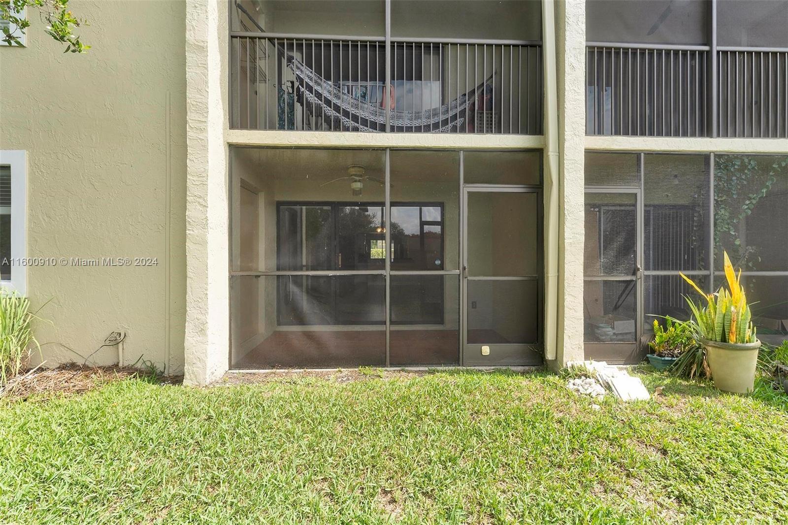 440 Lakeview Dr # 103