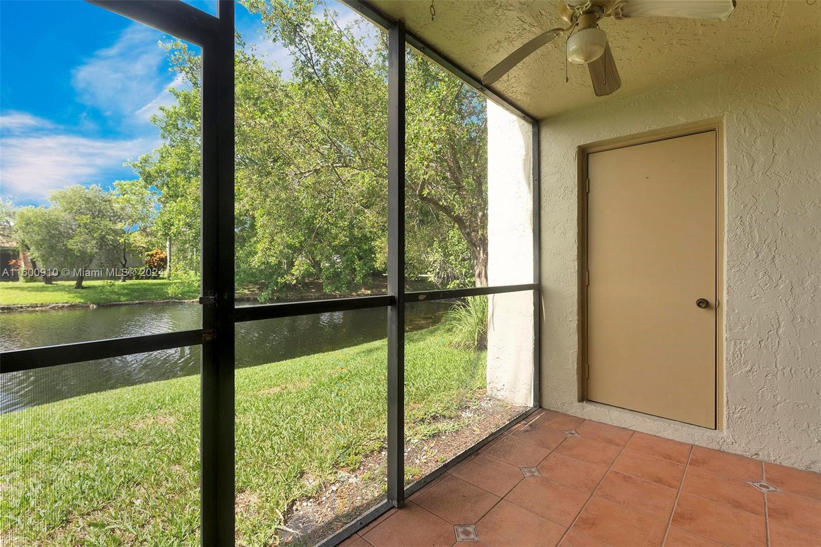 440 Lakeview Dr # 103
