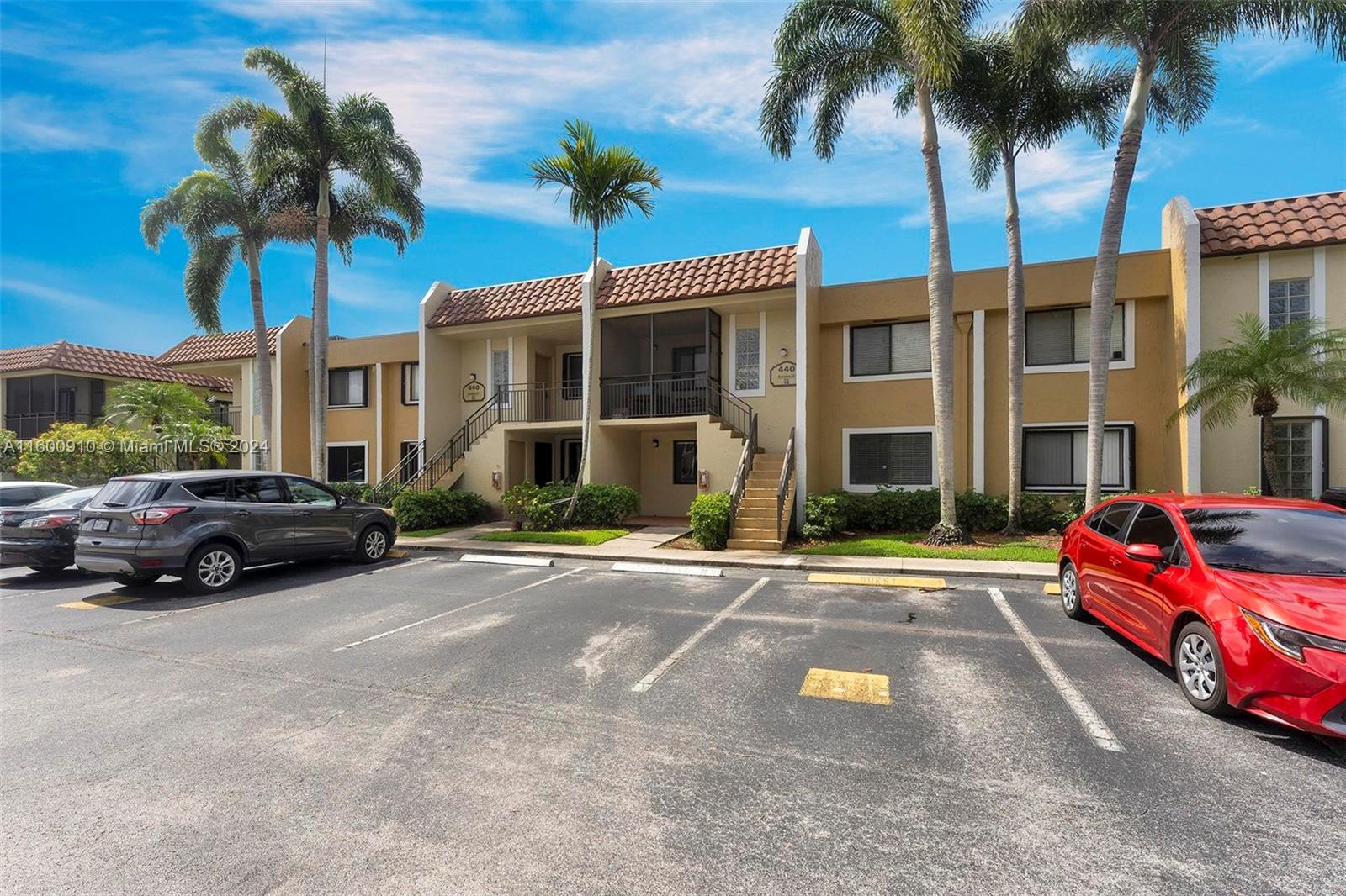 440 Lakeview Dr # 103