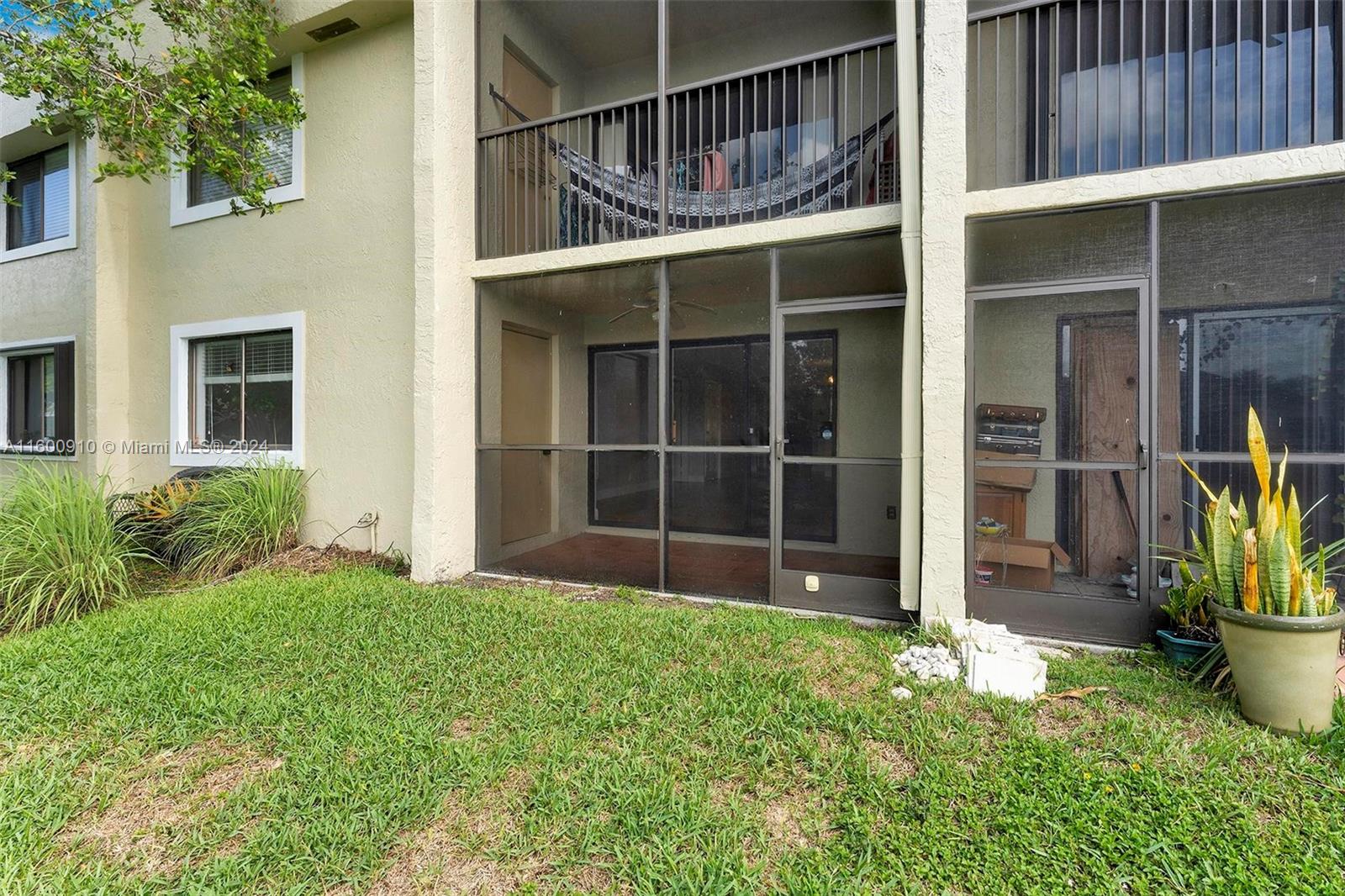 440 Lakeview Dr # 103