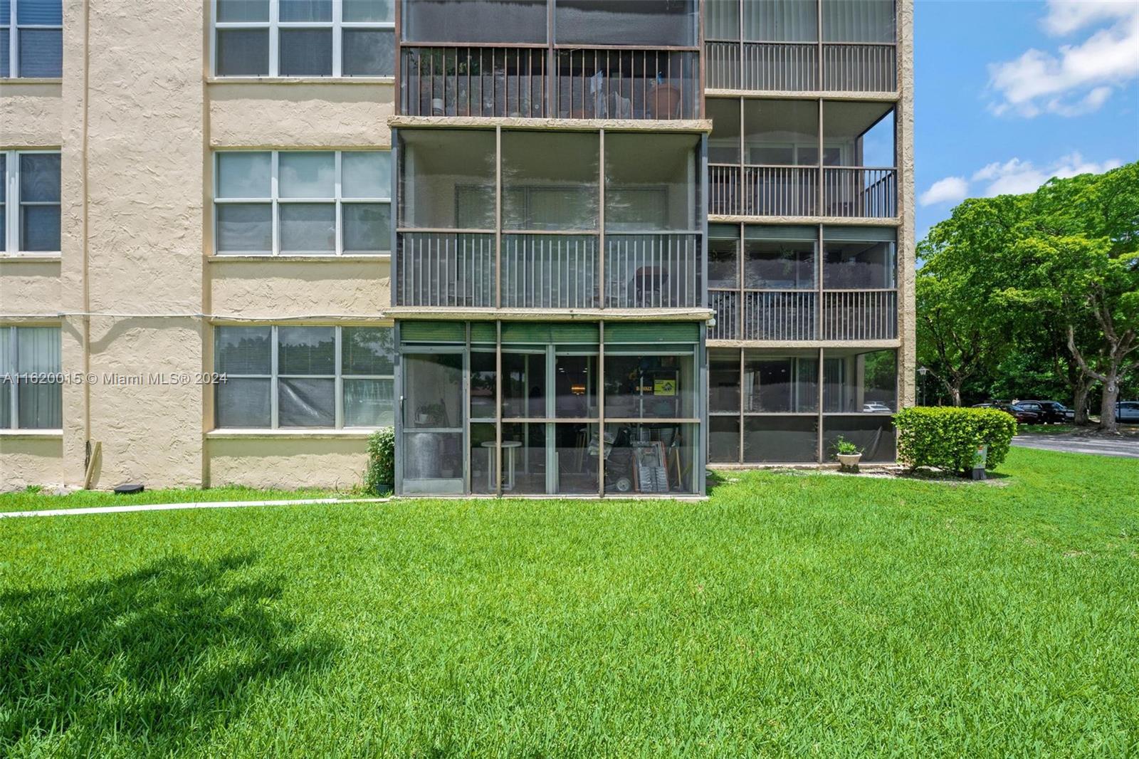 3671 Environ Blvd # 165