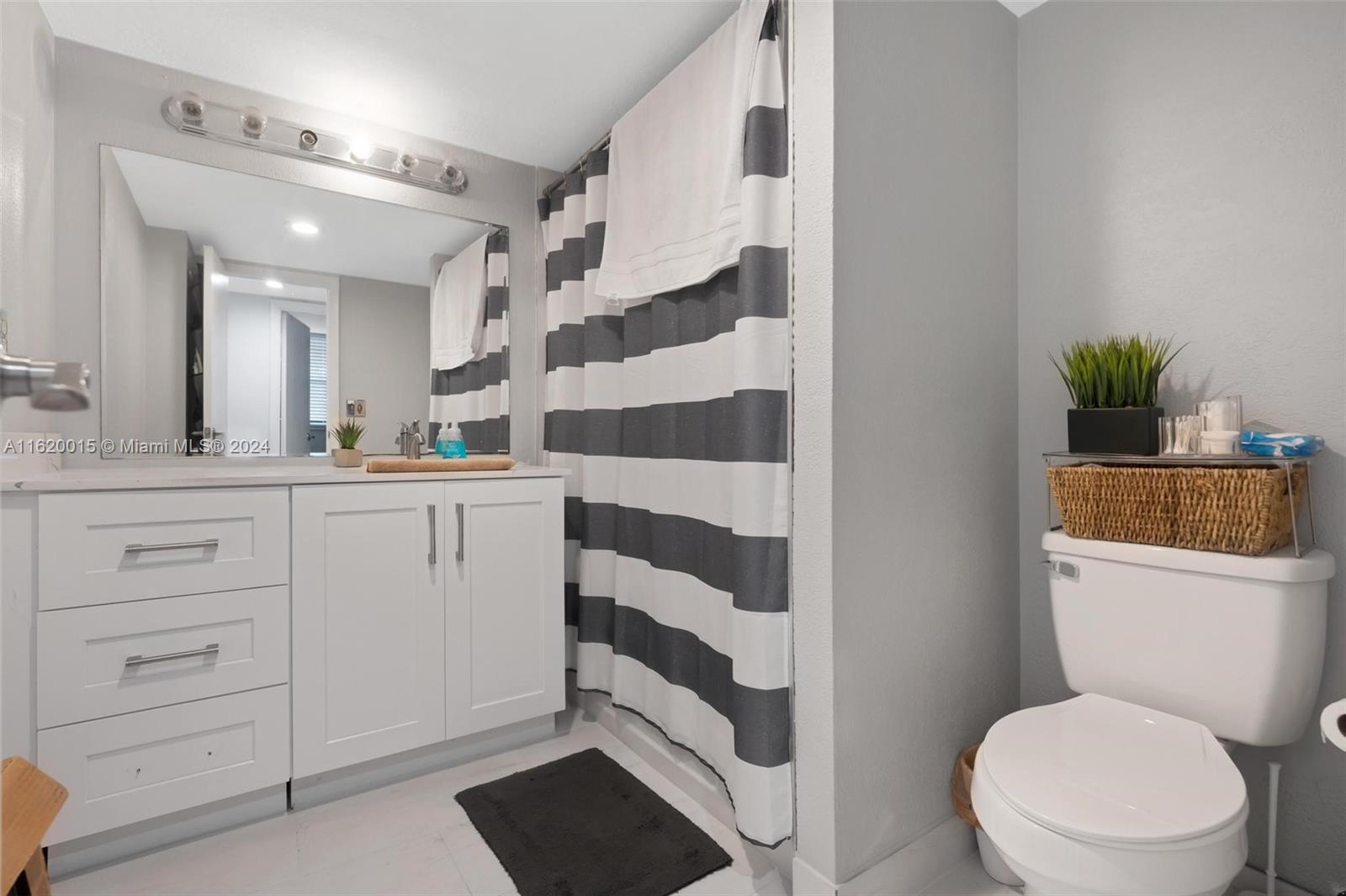 3671 Environ Blvd # 165