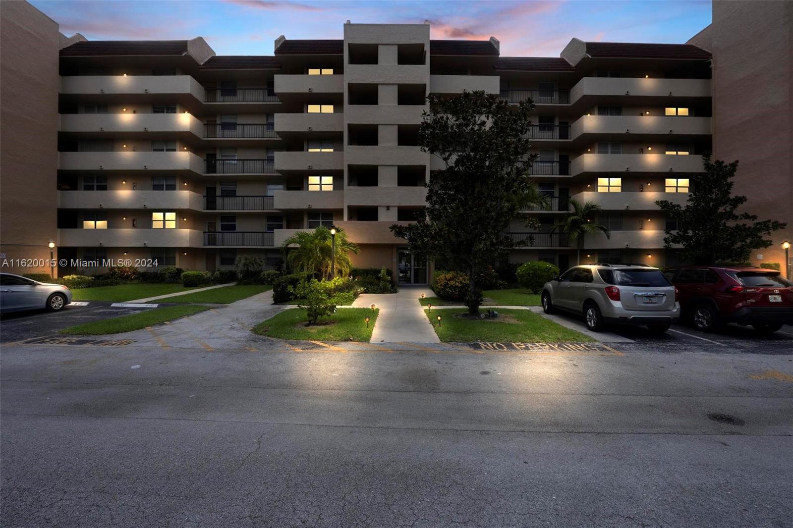 3671 Environ Blvd # 165