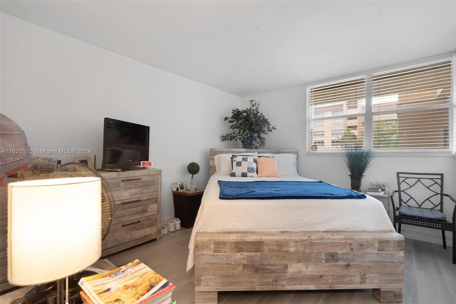 3671 Environ Blvd # 165