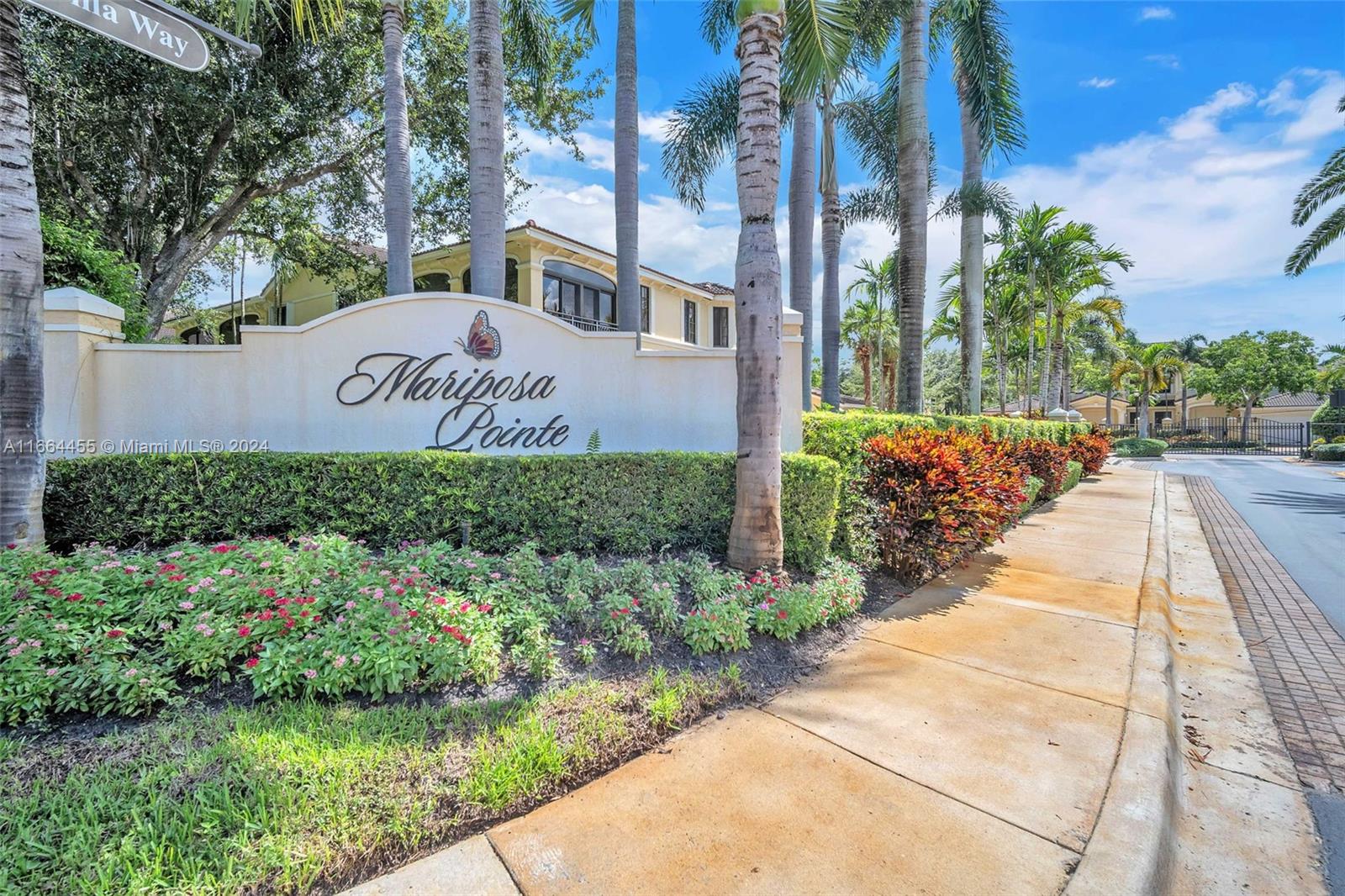 1590 Passion Vine Cir # 1 Unit: 27-1