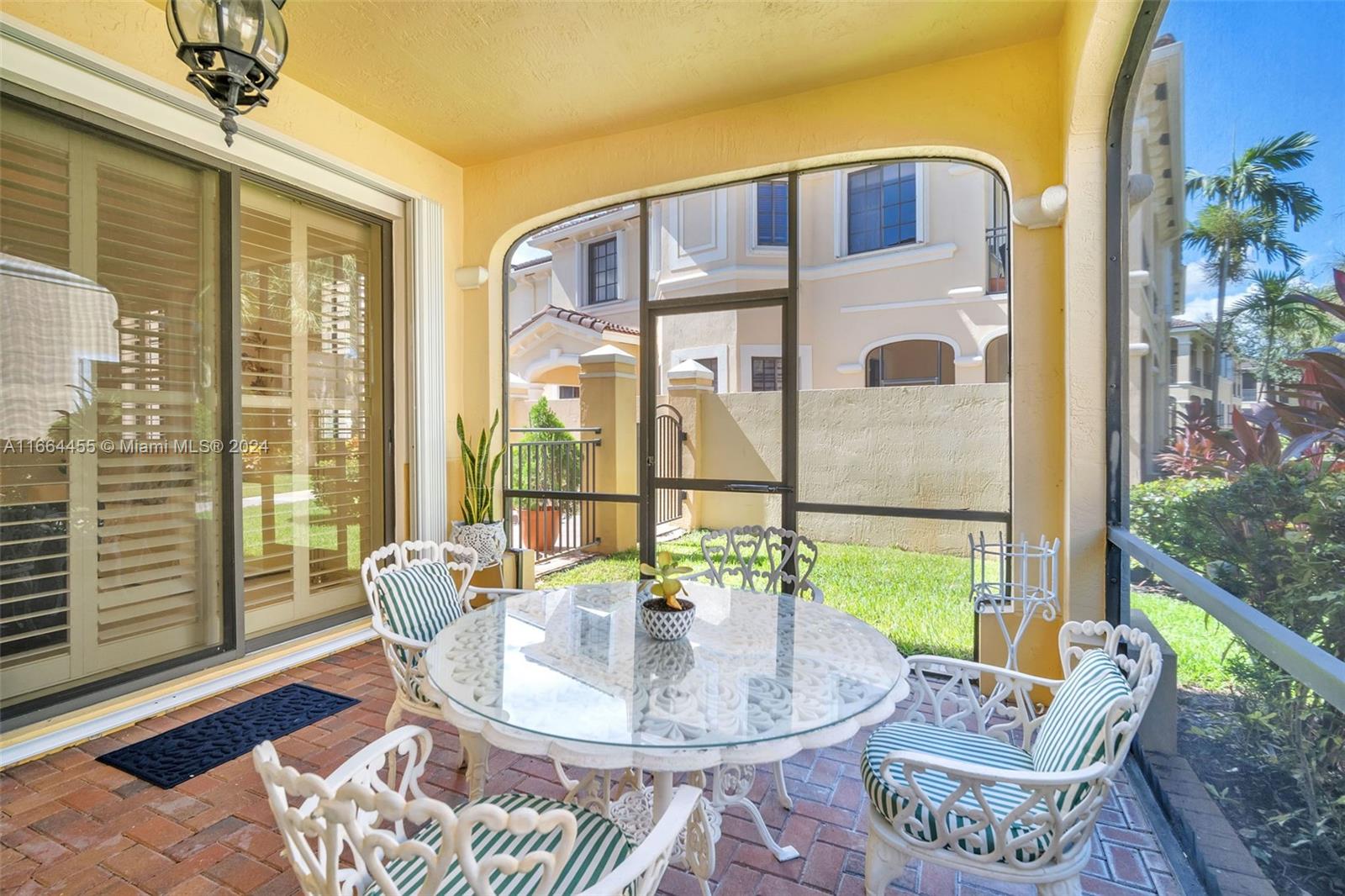 1590 Passion Vine Cir # 1 Unit: 27-1