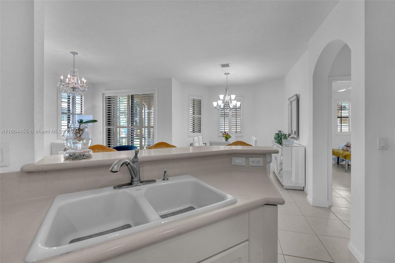 1590 Passion Vine Cir # 1 Unit: 27-1