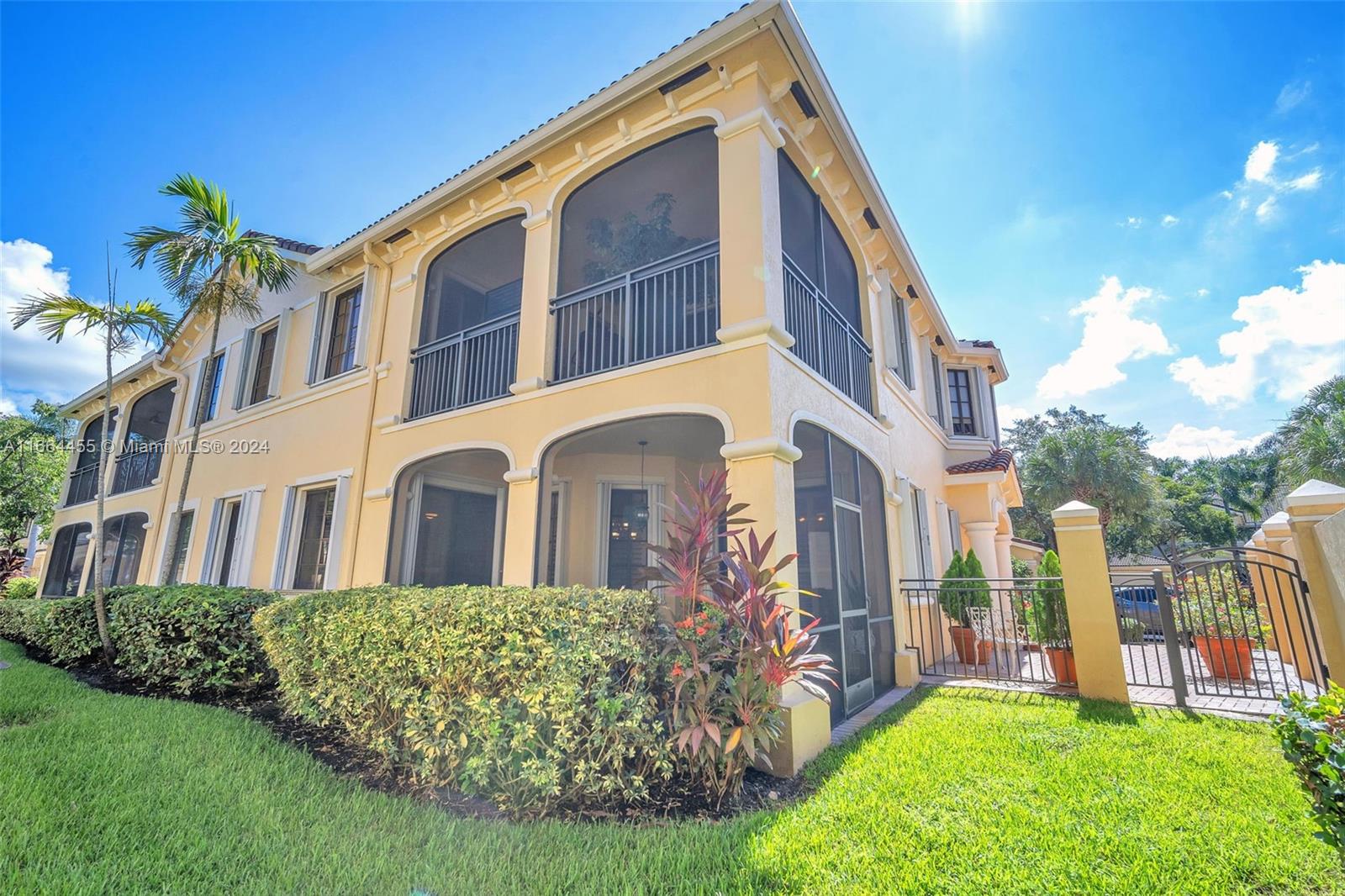 1590 Passion Vine Cir # 1 Unit: 27-1