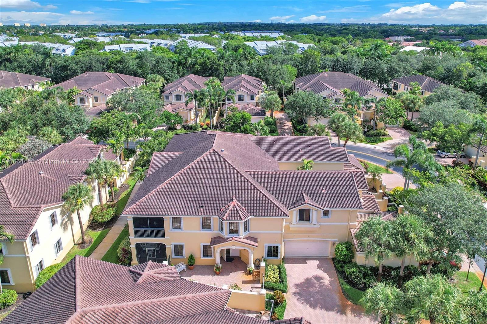 1590 Passion Vine Cir # 1 Unit: 27-1