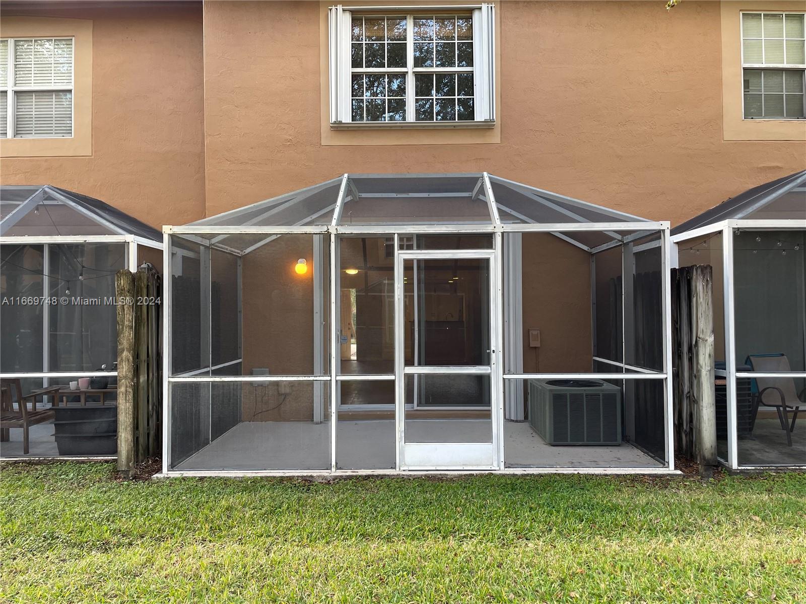 1434 Coronado Rd # 38 Unit: 2-38
