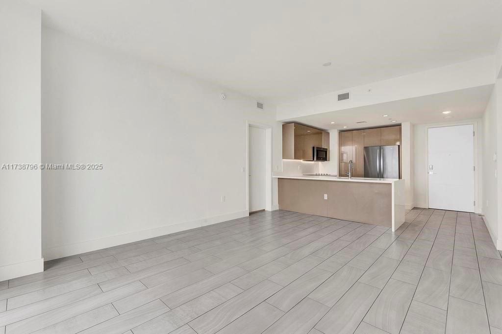 2000 Metropica Way # 2307