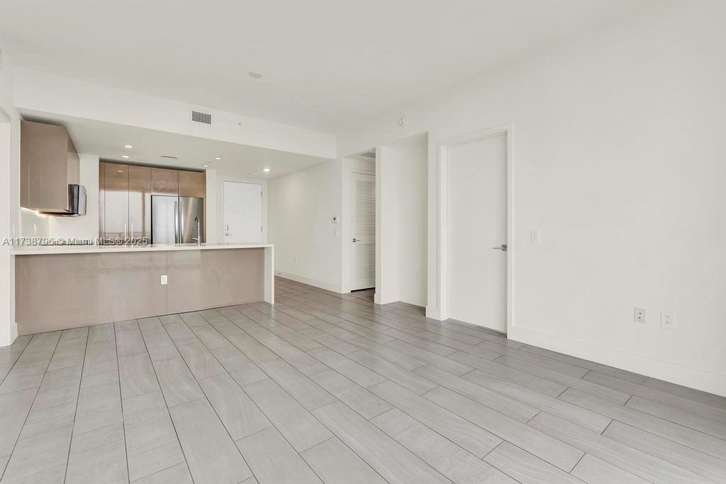 2000 Metropica Way # 2307