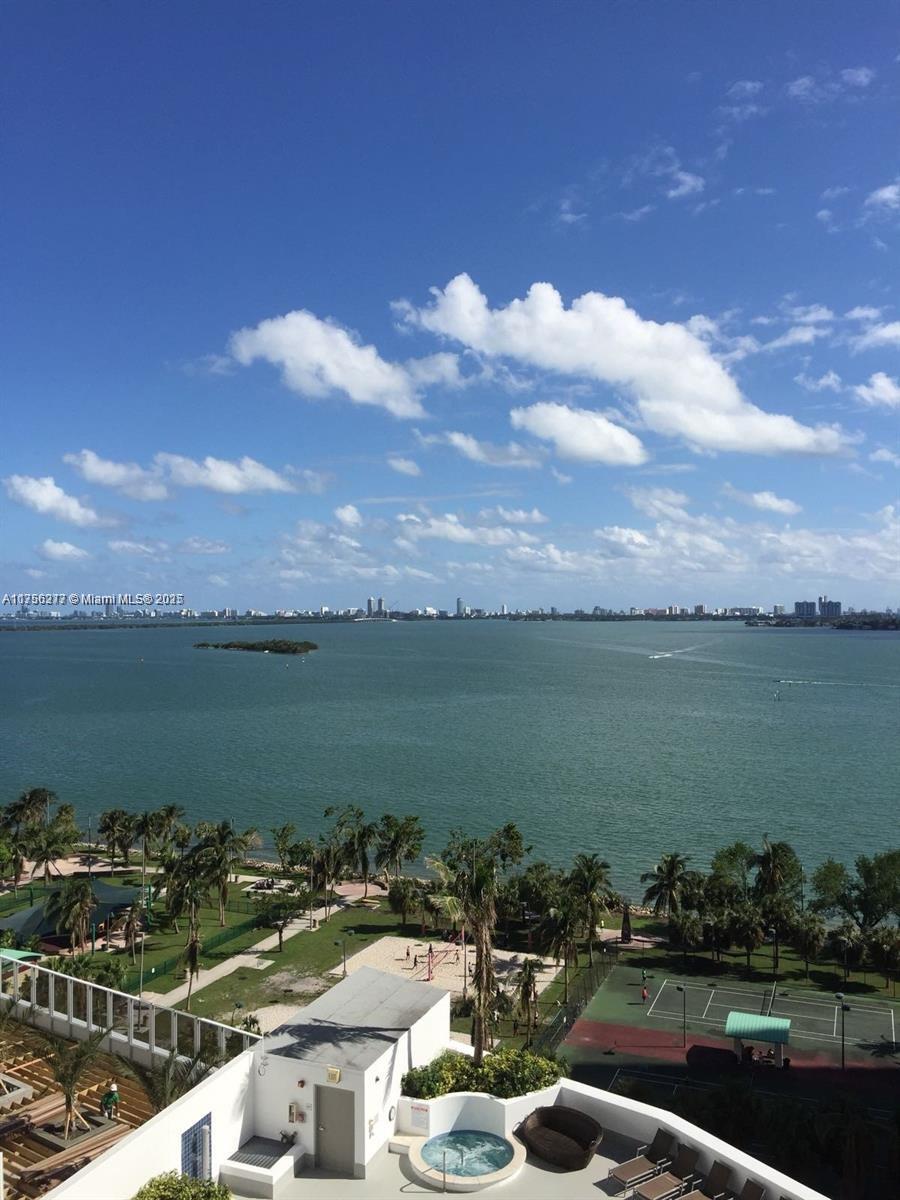 1750 N Bayshore Dr # 1603