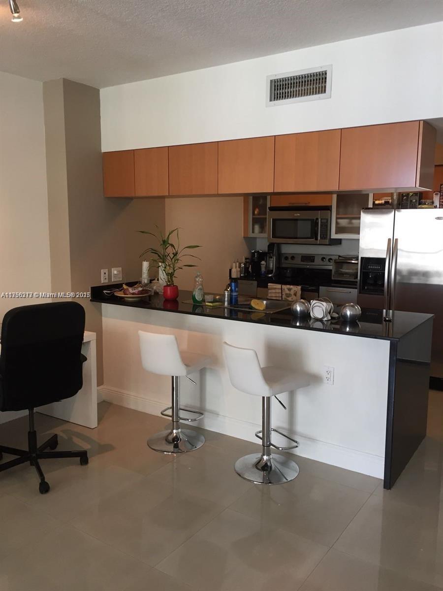 1750 N Bayshore Dr # 1603